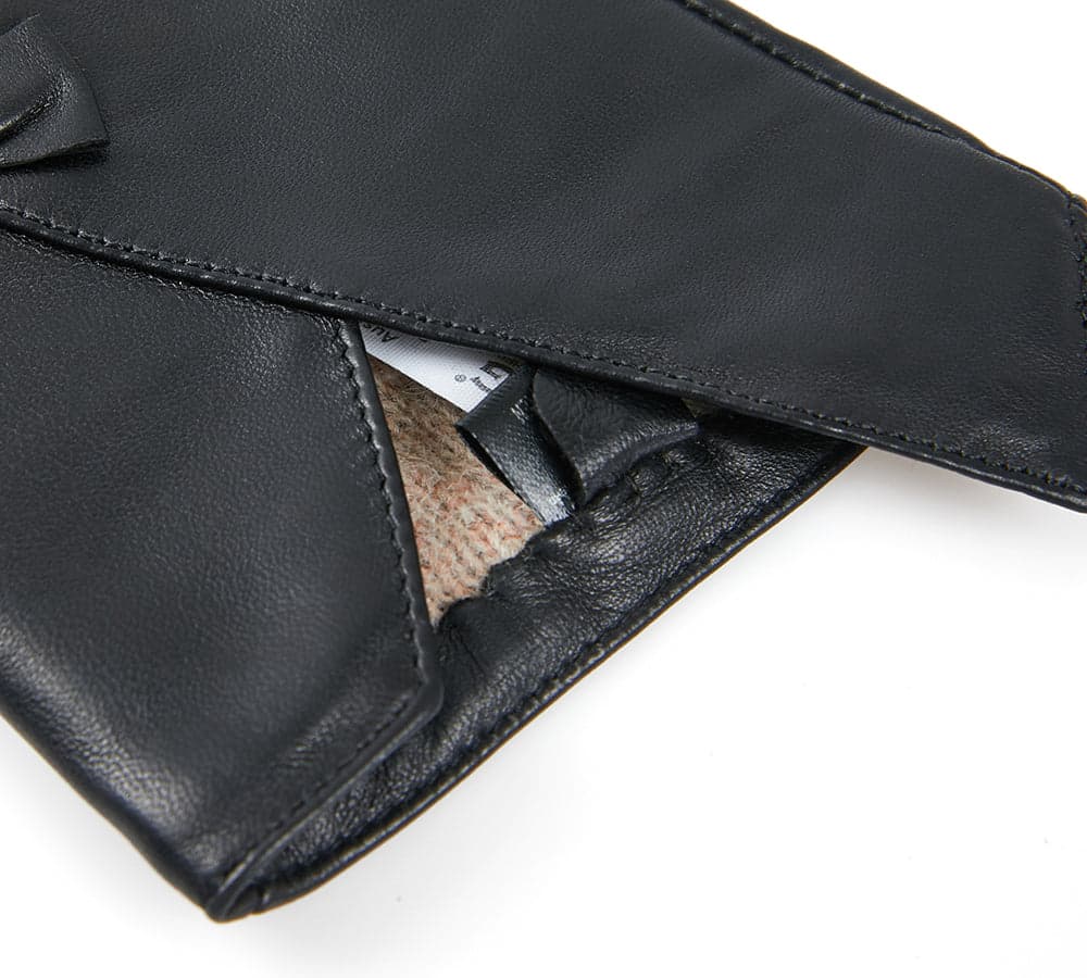 Belinda Gloves 8 accessories sheepskin wool ladies leather gloves belinda 8 1024x1024 4074e31a 211a 49df b511 dbaf6e04c324 Kapsule