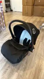 Baby Capsule with Foot shield - Plush Comfort Liner - Image 9